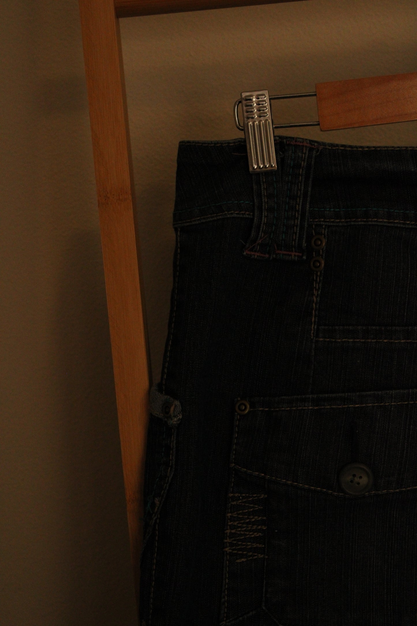 Embroidered 3/4 emme. Jeans